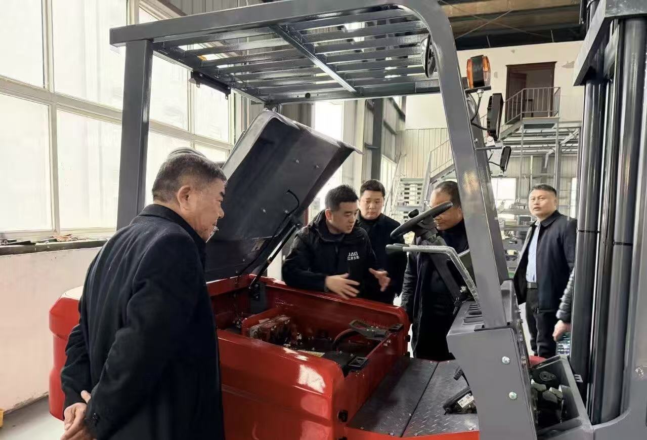 Government and enterprises work together to strengthen intelligent manufacturing and empower a new journey for industry.